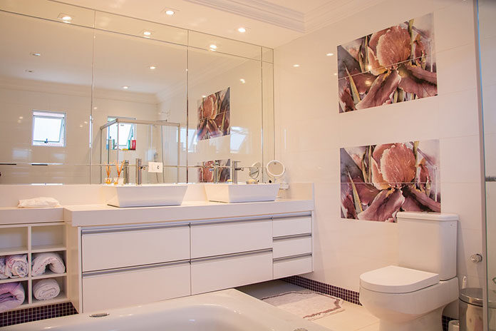 Jak wybrać nowoczesne i funkcjonalne meble łazienkowe