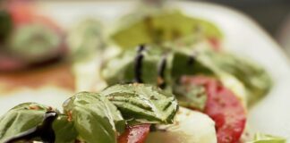 Czy ocet wypali trawę?