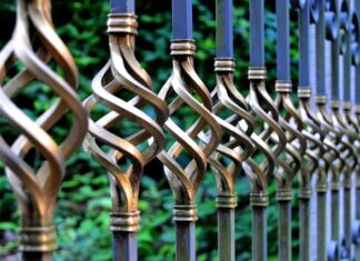 Czy warto malować płot betonowy?