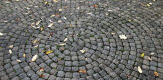 Ile kosztuje ułożenie kostki brukowej w 2023 roku?