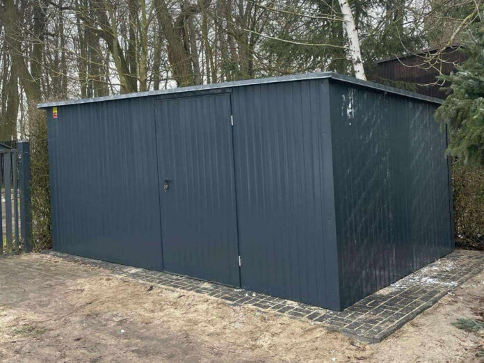 Blaszak a domek gospodarczy