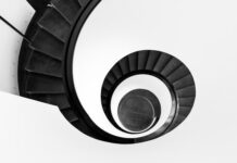 schody spiralne w Ostrzeszowie