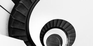 schody spiralne w Ostrzeszowie